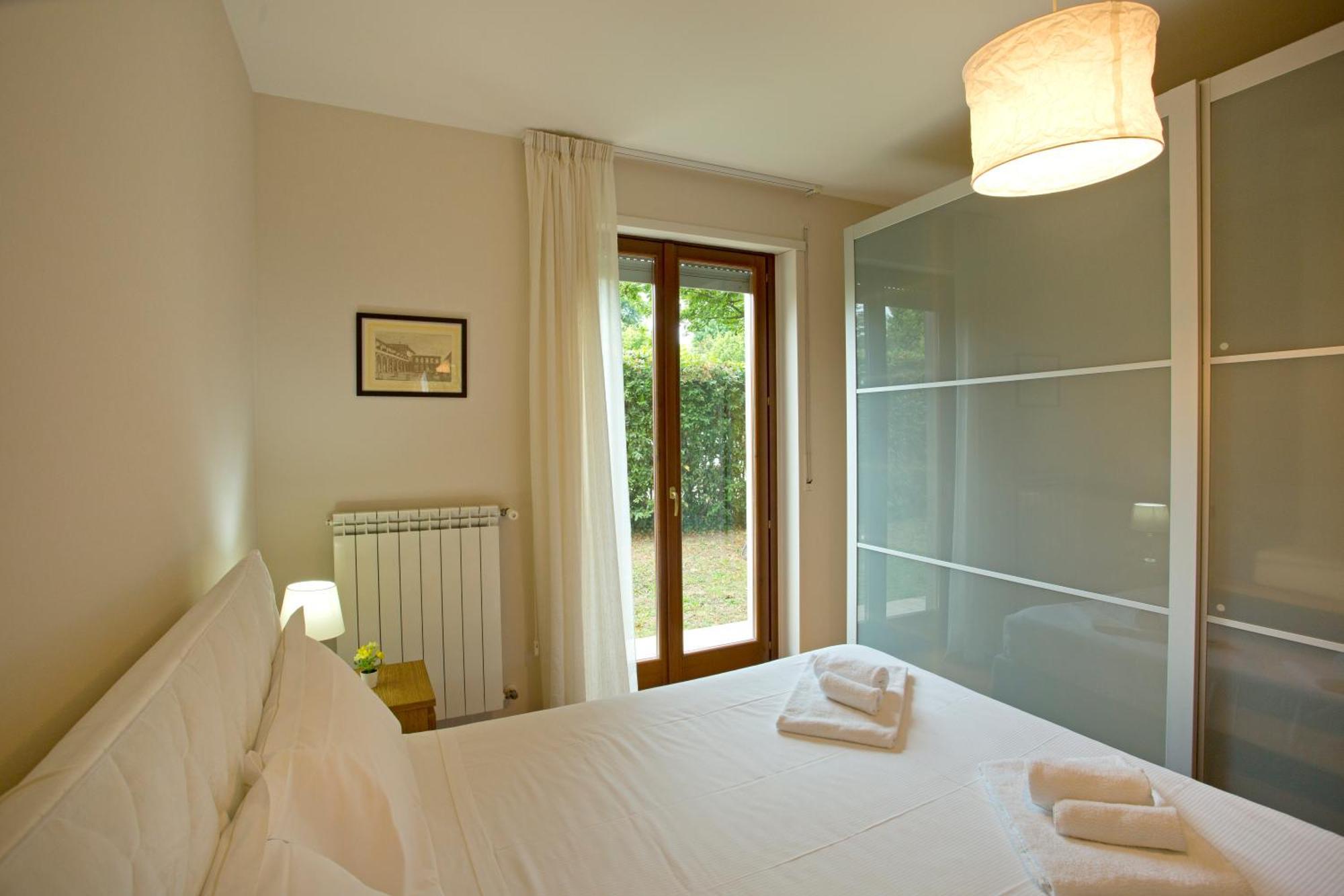 Apartment Casa Dei Filati, Cosy Flat With Garden And Parking Close To